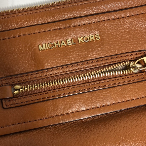 Authentic Michael Kors Crossbody Luggage - Picture 4 of 8